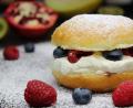 Bild: Matthias Würfl
Lecker – nicht nur in der Faschingszeit: Anja Auer macht aus Krapfen süße Burger.