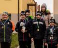 Bild: u
Sechs Hirschauer Nachwuchsschwimmer schafften es beim Kinderschwimmfest in Auerbach aufs Podest. Vorne von links: Jonas Arnold, Emely Lippert, Anna-Lena Rösch und Tialda Lippert, hinten: Samuel Lippert und Lena Gimpl.