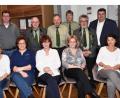 Bild: no
Die Vorstandschaft des Schützenvereins Illschwang mit dem neuen 1.Schützenmeister Werner Gleißner (stehend, Zweiter von links) und dem ebenfalls neuen 2.Schützenmeister Albert König (stehend, Dritter von links); rechts stehend Bürgermeister Dieter Dehling.