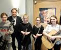 Bild: Musikschule Marktredwitz/exb
Musikschulleiter Erwin Jahreis freut sich mit den erfolgreichen Marktredwitzer Wettbewerbsteilnehmern. Im Bild (von links) Lorenz Simon, Musikschulleiter Erwin Jahreis, Anna Haberkorn, Miriam Weyer und Annika Teubner.