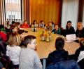 Bild: ds
Lehrerin Anthea Wagner stattet mit ihrer Vierten Klasse Bürgermeister Winfried Franz im Rathaus einen Informationsbesuch ab.