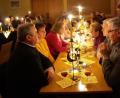 Bild: weu
Im gemütlichen Ambiente des Gemeindesaals wurde von katholischen und evangelischen Christen nach dem Gottesdienst das gemeinsame Agape-Mahl gefeiert.