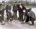 Bild: hev
Eisstockschießen in Eschenbach in früheren Zeiten.