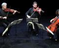 Bild: Wolfgang Steinbacher
"Sestetto Stradivari" - von links David Romano, Marlène Prodigo, Raffaele Mallozzi, David Bursack, Sara Gentile, Diego Romano - überraschten mit ihrem ausgefallenen Programm im Stadttheater Amberg.