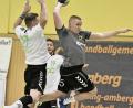 Bild: zg
Ein wuchtiger Sprungwurf des tschechischem Rückraumspielers der HG Amberg, David Zilak (rechts am Ball), vom Forchheimer Kreis. Am Ende gaben die Amberger eine Halbzeitführung noch her.