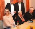 Bild: Hirsch
Präses Hans Amann und Gruppenleiter Bernhard Eschenbecher (stehend von links) thematisierten bei der Kolpingsfamilie die Ideologien der AfD.