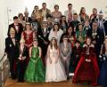 Bild: Freya Stoeckl
Schicke Kostüme wohin das Auge reicht: Beim Prinzenempfang in der Spitalkirche wurden traditionell die Orden der Gesellschaften ausgetauscht. Die Gastgeber Bürgermeister Armin Schärtl, Prinzessin Cornelia I., FG-Präsidentin Gerlinde Graja (Mitte) und der Präsident des LVO, Arthur Troidl, hießen die Gesellschaften willkommen.
