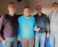 Bild: grm
Mit einer großzügigen Spende überrascht die Siedlergemeinschaft Neudorf die HPZ-Förderstätte. Richard Zeiler (Zweiter von rechts) und Jürgen Beer (rechts) übergeben den Erlös aus der Neudorfer Dorfweihnacht an Thomas Fritsch und Tobias Trost (von links).