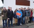 Bild: bö
Die Jugendfreizeitstätte des Landkreises Amberg Sulzbach in Weißenberg gehört renoviert und neu ausgerichtet. Dies ist die klare Forderung der Kandidaten der JU-Liste im Landkreis Amberg Sulzbach mit Vorsitzendem Henner Wasmuth (Dritter von links) und seinem Team.