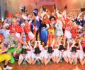 Bild: fjo
35 SpVgg-Fußballer aus allen drei Herrenteams zeigen eine Showtanzeinlage der Extraklasse beim Lumpenball in der Stadthalle.