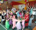 Bild: frd
Beim Tanzen und den Spielen konnten sich die Kinder so richtig austoben und den Fasching in vollen Zügen genießen.