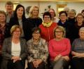 Bild: wlr
Eine der liebsten Tätigkeiten eines jeden Vereinsvorsitzenden ist es langjährige Mitglieder zu ehren. FU-Vorsitzende Renate Müller (sitzend links) darf bei der Jahreshauptversammlung 13 Frauen für ihre langjährige Treue beglückwünschen.