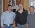 Bild: wee
Die Marktgemeinde möchte die Freizeitgestaltung für Jugendliche und junge Erwachsene attraktiver gestalten, deshalb luden die beiden Jugendbeauftragten Maximilian Geitner (links) und Christian Liebl (rechts) zusammen mit Bürgermeister Konrad Kiener zu einer ersten Ideenfindung in den Sitzungssaal des Feuerwehrhauses ein.