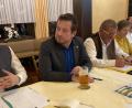 Bild: eig
Im Gespräch mit MdB Uli Grötsch (Zweiter von links): der stellvertretende Bezirkspräsident des BBV, Ely Eibisch, der Neustädter Kreisobmann Josef Fütterer, die Tirschenreuther Kreisbäuerin Irmgard Zintl und der stellvertretende Neustädter Kreisobmann Karl Bäumler (von links).