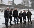 Bild: Lowak
Baustellenbesichtigung bei Schneegestöber (von links): Rupert Troppmann, Simon Wittmann, Andreas Meier, Katrin Weidner, Karlheinz Budnik und Axel Weidner.