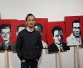 Bild: Susanne Wolke
Florian Toperngpong ist immerhin Kulturpreispräger der Stadt Regensburg. Seine schon aufgebaute Ausstellung im „Leeren Beutel“ muss daher auch nicht allzu schnell weichen.