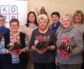 Bild: u
Für 25- und 40-jährige Treue zeichnet der Katholische Frauenbund Hirschau einige Mitglieder mit silbernen und goldenen Ehrennadeln aus (von links): Pfarrer und geistlicher Beirat Johann Hofmann, Irmgard Müller, Maria Ott (40 Jahre), Gerlinde Siegert, Margareta Schadl (40 Jahre), Irmgard Sellmeyer, Edith Hermann (40 Jahre), Maria Maier (25 Jahre), Luise Viehauser (25 Jahre) und stellvertretende Bezirksleiterin Kerstin Aufschneider.