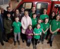 Bild: hzi
Eine Abordnung der SPD Kirchenthumbach übergibt an die Kinderfeuerwehr von Heinersreuth 150 Euro.