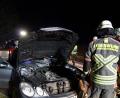 Bild: dmra
Als am Donnerstagabend ein Pkw in Paulsdorf brannte, wurde der Besitzer des Mercedes leicht verletzt.