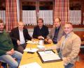 Bild: jma
Drängende Themen besprechen die SPD-Bürgermeister und -kandidaten des Vierstädtedreiecks. (von links) Thomas Ott, Jürgen Kürzinger, Bernhard Stangl, Thorsten Hallmann und Michael Tiefel.