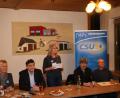 Bild: exb
Stellvertretende Ortsvorsitzende Anita Heßler (Mitte) stellte mit den Kandidaten Anita Stauber, Edgar Knobloch, Thomas Meyer und Peter Lippiotta (von links) die Pläne der CSU vor.
