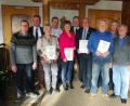 Bild: müb
Jubilare und Ehrengäste (von links): Erster Vorsitzender Werner Kirschner, Bürgermeister Michael Göth, Hildegard Luber, Franz Niebler, Hildegard Geismann, Landrat Richard Reisinger, Dritter Bürgermeister Hans-Jürgen Reitzenstein, Peter Haanl, Leo Haanl, Zweiter Vorsitzender Stefan Kummer.