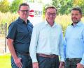 Bild: BKH Wohnbau
Stefan Hader, Peter Braun und Stefan Köhler (von links) freuen sich auf Ihren Besuch am Samstag, 14. September 2019. Die Anfangsbuchstaben ihrer Nachnamen gingen in den neuen Unternehmensnamen ein, BKH Wohnbau GmbH & Co. KG.