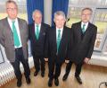 Bild: hai
Sie führen seit 15 Jahren den Männergesangverein 1854: Vorsitzender Lothar Graf, Kassier Jürgen Nerlich (Kassier), Schriftführer Erhard Hübner und Stellvertretender Vorsitzender Werner Schlöger (von links). Zudem ist Hübner seit 40 Jahren als aktiver Sänger eine Stütze des Chores.