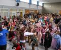 Bild: egl
Zu bekannten Kinderliedern tanzten die Gardemädels mit zahlreichen Kindern in der Mehrzweckhalle.