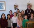 Bild: Grundschule Mähring/exb
Die 4. Klasse der Grundschule machte im Rahmen des HSU-Unterrichts einen Besuch bei Bürgermeister Josef Schmidkonz.