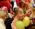 Bild: ads
Brezelschnappen ist und bleibt beim Kinderfasching der Pfarrei St. Michael einer der Renner.