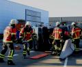 Bild: Feuerwehr Mitterteich/exb
Bei verschiedenen Übungen konnten sich die Aktiven der Mitterteicher Feuerwehr mit den Holmatro-Rettungsgeräten vertraut machen.