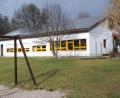 Bild: rrd
An dieser Ansicht des Kindergartens St. Johannes in Eschenfelden wird sich nicht allzu viel verändern. Neue Fenster und Terrassentüren sollen aber die Funktionalität verbessern.