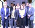 Bild: exb
Der neue Vorstand des VdK-Ortsvereins mit den Ehrengästen: (vorne, von links) Bürgermeister Jürgen Kürzinger, Helga Friedl (Vorsitzende), Gabi Böhm (Kassiererin), Dr. Markus Schäfer (Beisitzer) sowie (hinten, von links) Josef Regner (stellvertretender Vorsitzender), Pfarrer Augustin Lobo, Maria Thumbeck (neue Frauenbeauftragte), Petra Lettner (neue Schriftführerin) und Kreisvorsitzender Josef Rewitzer.