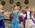 Bild: ohr
In ihren fantasievollen Kleidern entführt die Kindergarde der Faschingsgesellschaft Stulln unter dem Motto „Eine Reise um die Welt“ tänzerisch in die orientalische Märchenwelt.