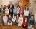 Bild: exb/Stadt Tirschenreuth / M. Streich
Bürgermeister Franz Stahl (hinten, Mitte.) mit Klassenleiterin Laura Bäumler (hinten, rechts) und der Klasse 4c im Foyer des Rathauses.