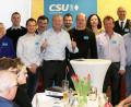 Bild: lst
Gemeinsam für einen starken Markt Floß: Die Flosser CSU um Bürgermeisterkandidaten Armin Betz stellte am Sonntag im „Goldenen Löwen“ offiziell ihr Wahlprogramm vor. Bild: lst