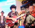 Bild: ohr
Die Juke-Heroes (von links) Anton Zweck, Sigi Knorr, Ernst Bräutigam und Reinhard Seitzbegeistern mit Oldies aus den 50er und 70er Jahren Junge und Junggebliebene im Bodensteinersaal in Stulln. 

.