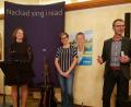 Bild: rtw
Das Duo Nackad sing i niad alias Carola Helm (links) und Daniela Ludwig (Mitte) bei der Veranstaltung des CSU-Ortsverbandes mit Bürgermeisterkandidat Peter Achatzi.