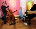 Bild: do
Das scheinbar klassische Trio "LumiMare" wirbelt bei einem Konzert im Musiksaal des Klosters Speinshart alle Musikstile durcheinander