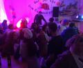 Bild: sl
DJ Rais sorgte mit seiner Musikauswahl im Feuerwehrhaus für die richtige Faschingssause