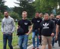 Bild: Lionel C. Bendtner
Im Juli 2017 feierten Mitglieder der rechtsextremen "Prollcrew" bei einem Neonazi-Festival in Thüringen. Unter den Besuchern war auch Florian Spiegler (zweite Reihe rechts). Er distanziert sich mittlerweile.