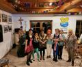 Bild: gz
Für Stimmung beim ersten Hausfasching garantiert Musikjongleur Palermo (hinten links).