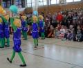 Bild: weu
Bambini-, Jugend - und Juniorengarde begeisterten an der Doktor-Eisenbarth-Schule die Schülerinnen und Schüler mit ihren zackigen Gardemärschen und phantasievollen Showtänzen.