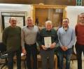 Bild: Werner Schaumberger/exb
Dem neuen Ehrenmitglied Michael Höfer (Mitte) gratulierten (von links) Kassier Lothar Neumeier, Vorsitzender Werner Schaumberger, Zweiter Vorsitzender Benedikt Mickisch und Schriftführer Andreas Schultes.