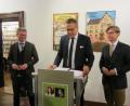 Bild: aks
Staatsminister Bernd Sibler, Heribert Tommek (Literaturarchiv e.V.) und Martin Krafl (Tschechisches Literaturzentrum, von links) starteten die bayerisch-tshechische Literatur-Kooperation.