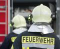 Symbolbild: Stefan Sauer/dpa
Sechs Feuerwehren rückten zu dem Brand in einer Schreinerei in Parkstein aus. Alarmiert worden waren sogar noch mehr, weil es zunächst geheißen hatte, die Schreinerei stünde in Vollbrand.