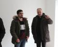Bild: sfo
Stadtpfarrer Georg Flierl (rechts) tauscht sich mit dem angehenden Immobilienkaufmann Simon Hilmer vom KWS über die Wohnungen aus.
