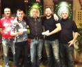 Bild: njn
Fanclub-Vorsitzender Andreas Wittmann (rechts) und Organisationsleiter Klaus Rahn (links) mit den Siegern (von links) Lukas Rahn, Hannes Walbrunn und, Andy Härtl.