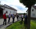 Bild: Houschka
Die Diskussion um eine neue Schulbushaltestelle in Högling geht schon lange. Im Mai 2019 ha der Gemeinderat ein Gelände gegenüber dem Gasthaus Hellerbrand an der St.-Margarethen-Straße ins Auge gefasst. Doch diesen neuen Bus-Stopp hält die Polizei nun für eine Verschlechterung der bisherigen Verhältnisse.